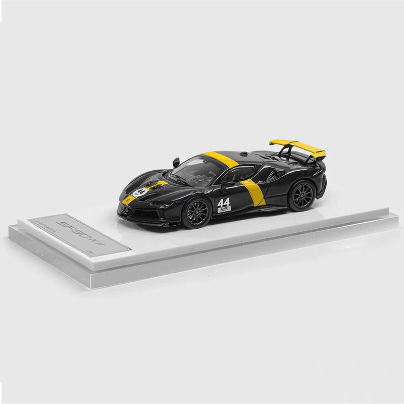 DMH 1 64 Sf90 Xx Stradale Le Mans Diorama 1:64 Diecast