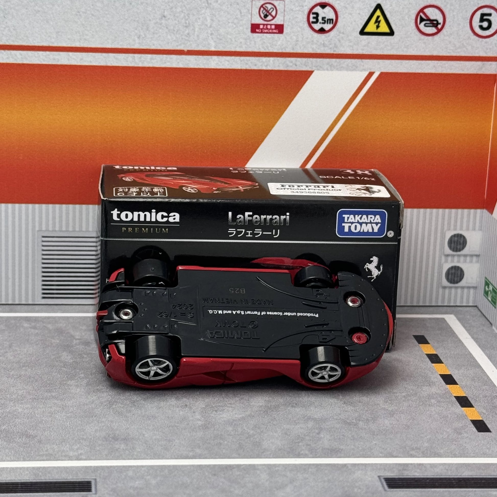 Ferrari LaFerrari Takara Tomy Tomica 38 Pop 1:64 Scale Diecast Model Car - Image 7