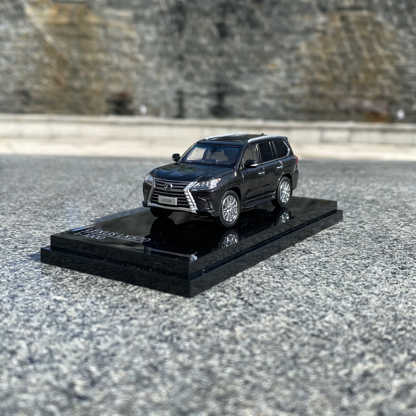 Kyosho Well LX570 1 64 1:64 Diecast