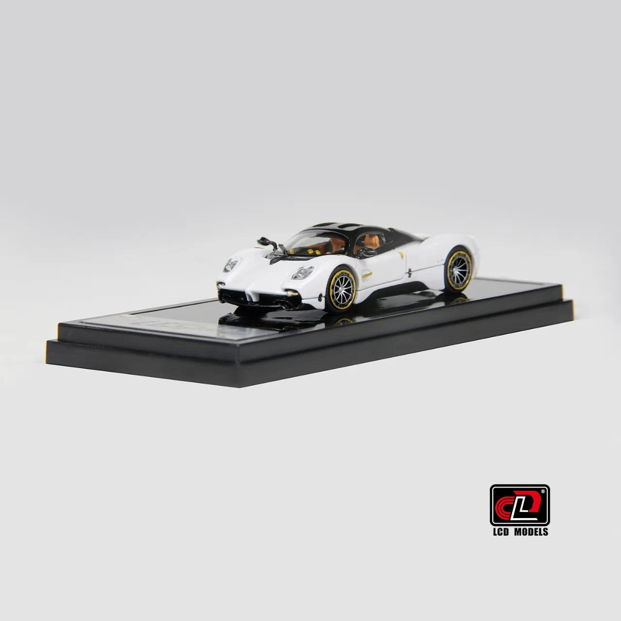 LCD Utopia White Black Red Yellow 1 64 1:64 Diecast