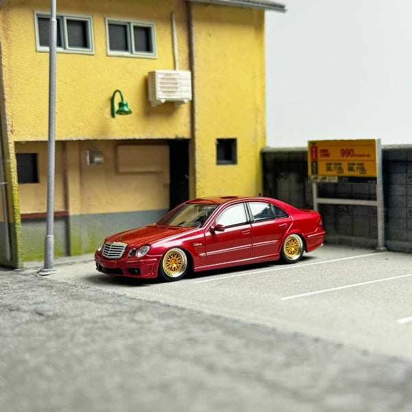 Mk 1 64 E63 W211 Classic Four Eyes 1:64 Diecast