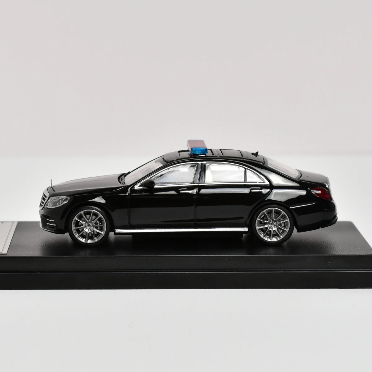 Mercedes-Benz S450 W222 Master 1:64 Diecast