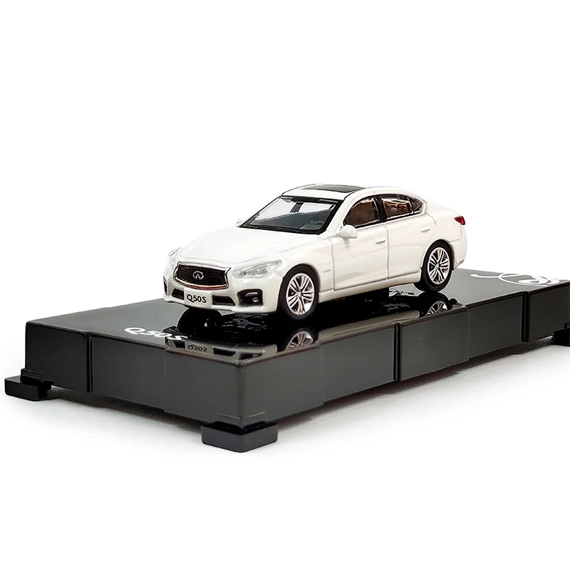 Premium Q70 QX60 QX70 QX80 QX30 1:64 Scale Diecast Model Car - Image 42