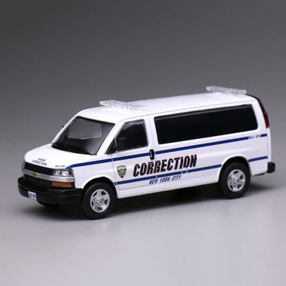 GMC 596 Express VAN 1:64 Scale Diecast Model Car - Image 5