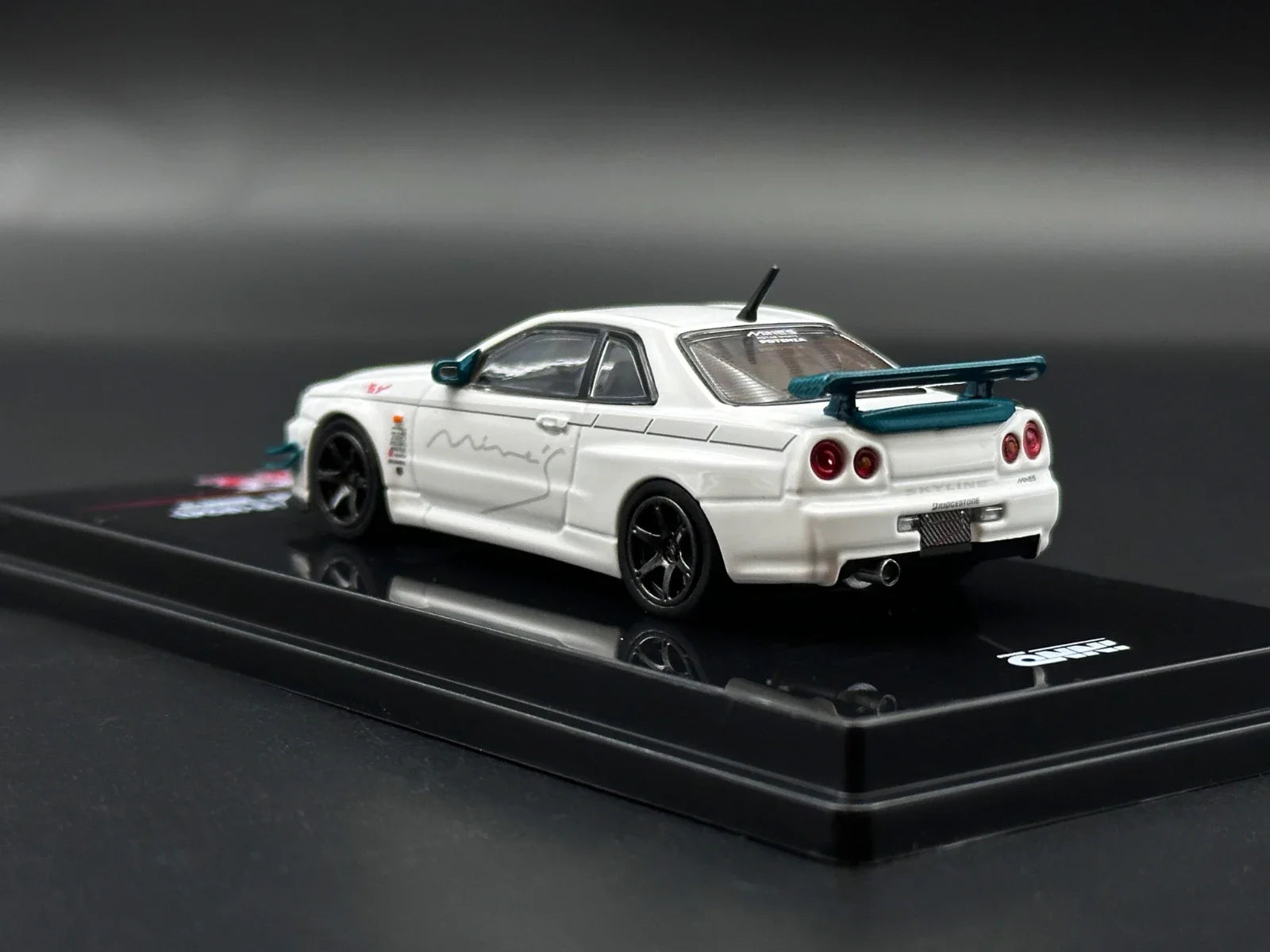 Nissan GT-R INNO Stock Skyline R34 Spec 1:64 Scale Diecast Model Car - Image 10