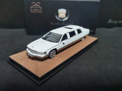 Xiaoguang Fleetwood Long Wheelbase Edition 1 64 1:64 Diecast