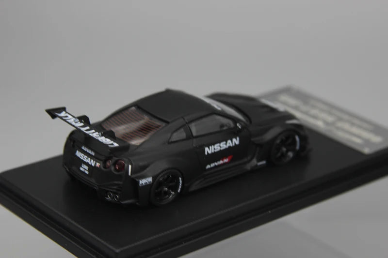 Nissan GT-R Collect R35 35GT-RR LBWK 1:64 Scale Diecast Model Car - Image 17