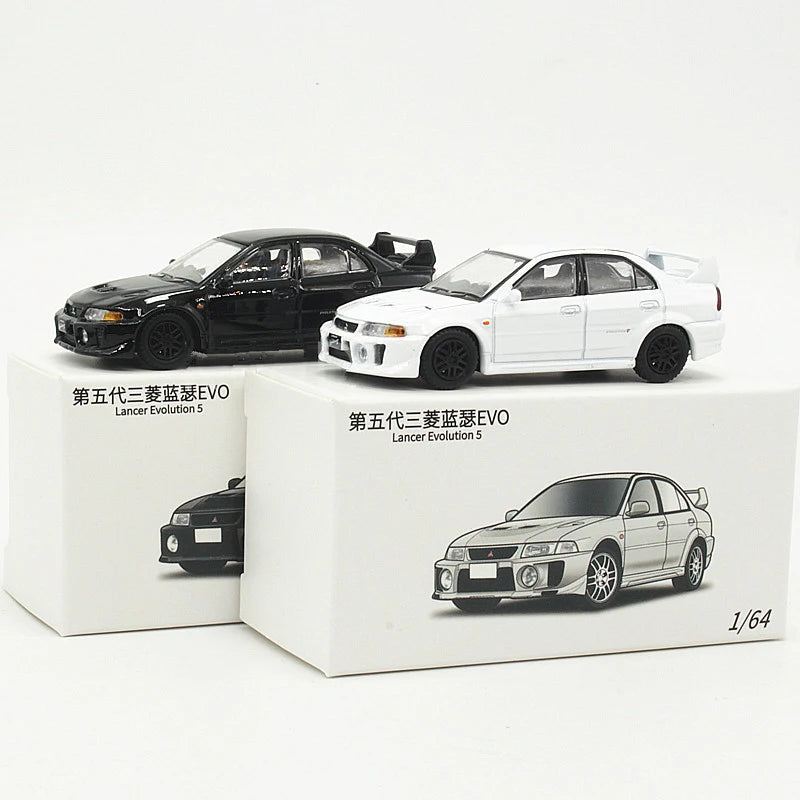 Mitsubishi Lancer Evolution Five 1:64 Scale Diecast Model Car - Detail