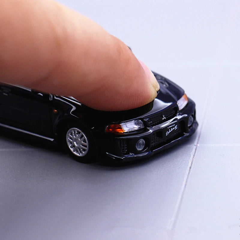 Mitsubishi Lancer Evolution Five 1:64 Scale Diecast Model Car - Image 4