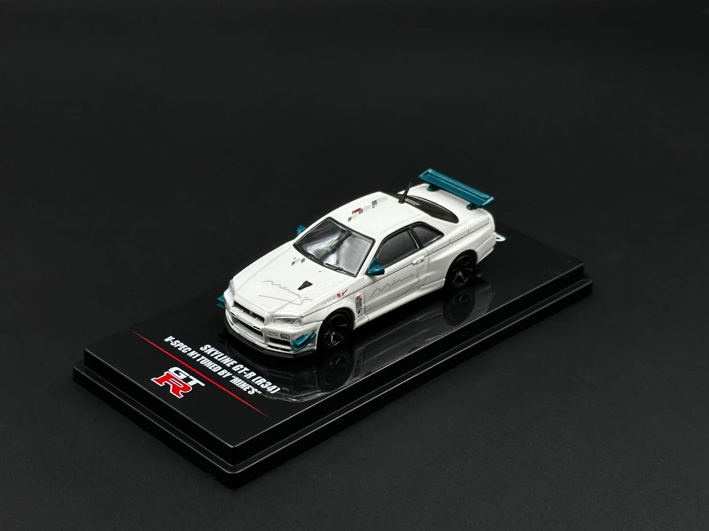 Nissan GT-R INNO Stock Skyline R34 Spec 1:64 Scale Diecast Model Car - Image 14
