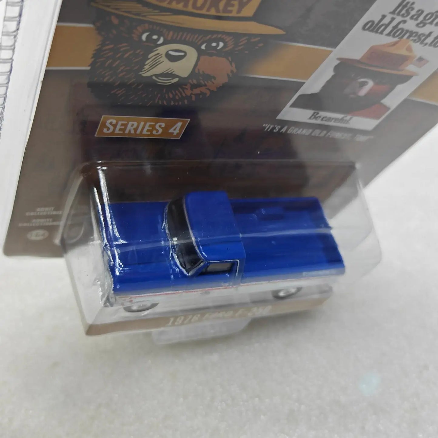 GreenLight Ford Smoked Bear Series 4 1976 F modellino 1:64