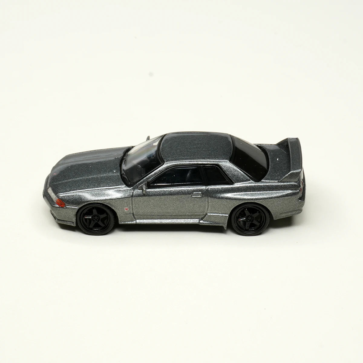 MINI GT Nissan Skyline GT-R NISMO BNR32 CRS 1:64 Diecast