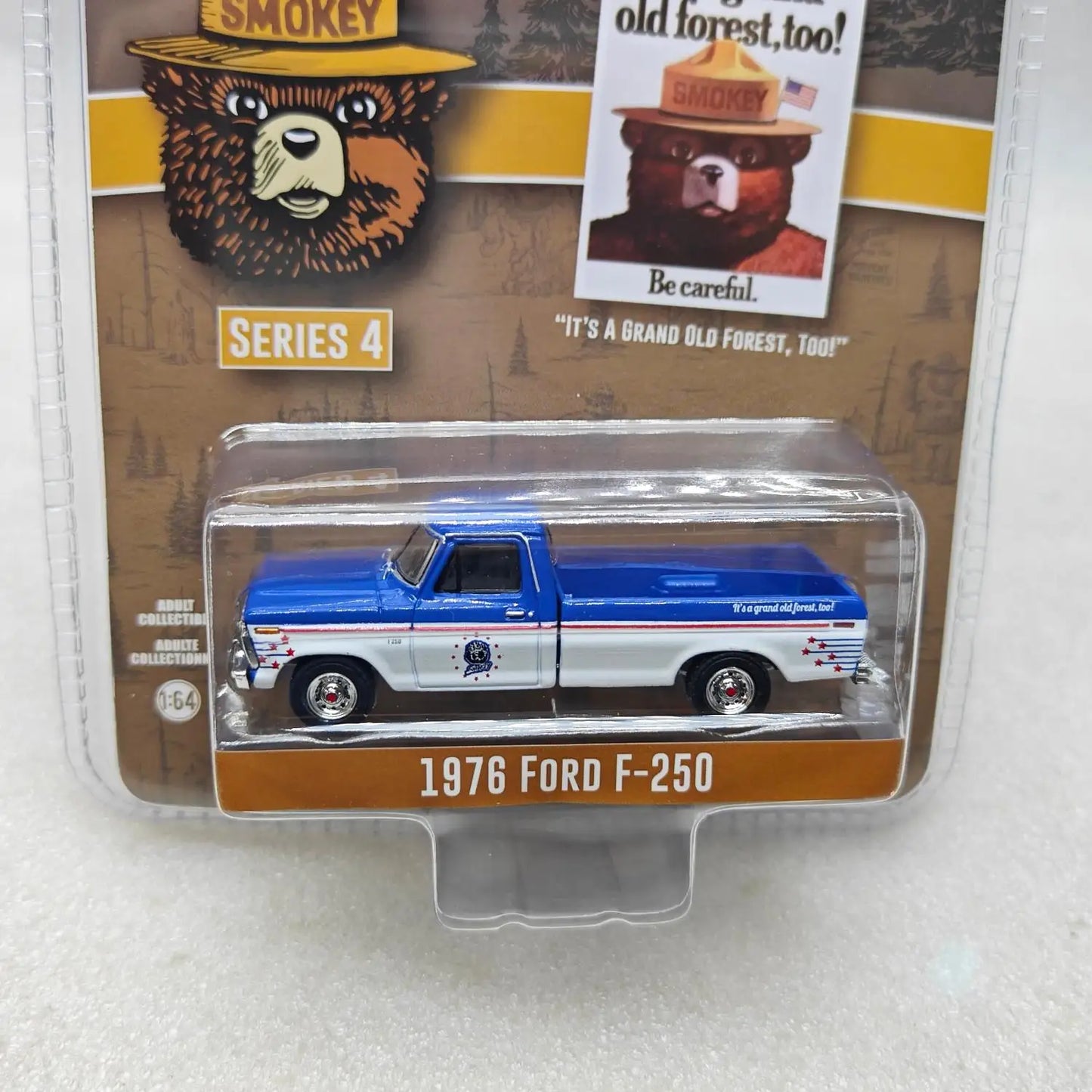 GreenLight Ford Smoked Bear Series 4 1976 F modellino 1:64