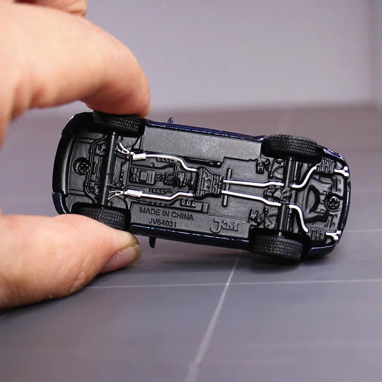 Jeep Grand Cherokee SUV 1:64 Scale Diecast Model Car - Image 11