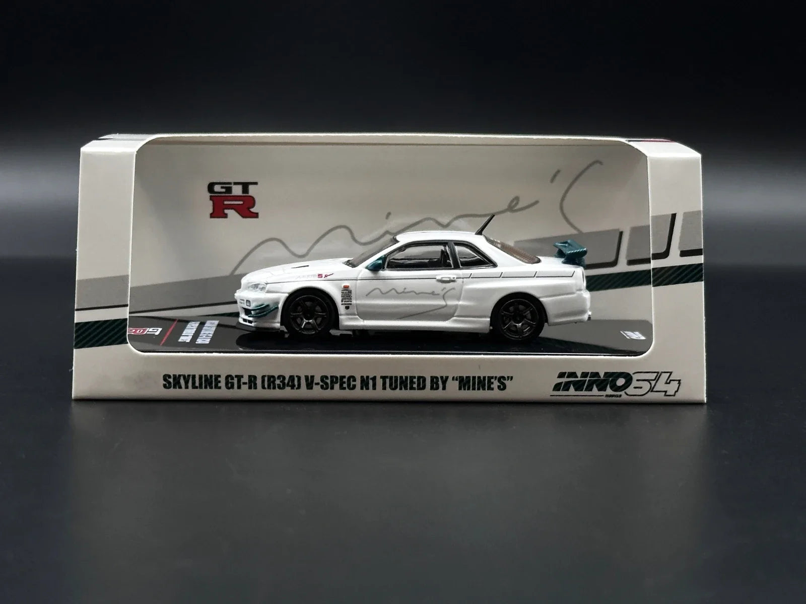 Nissan GT-R INNO Stock Skyline R34 Spec 1:64 Scale Diecast Model Car - Image 16