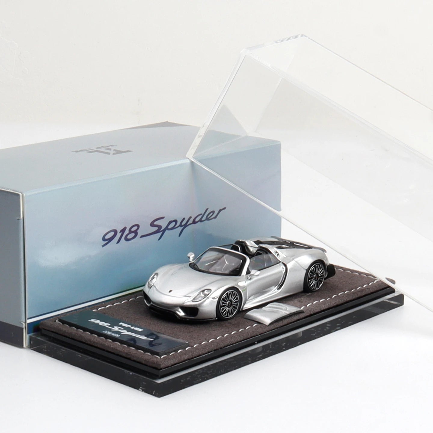 Premium LUX 918 Spyder 1:64 Scale Diecast Model Car - Image 43
