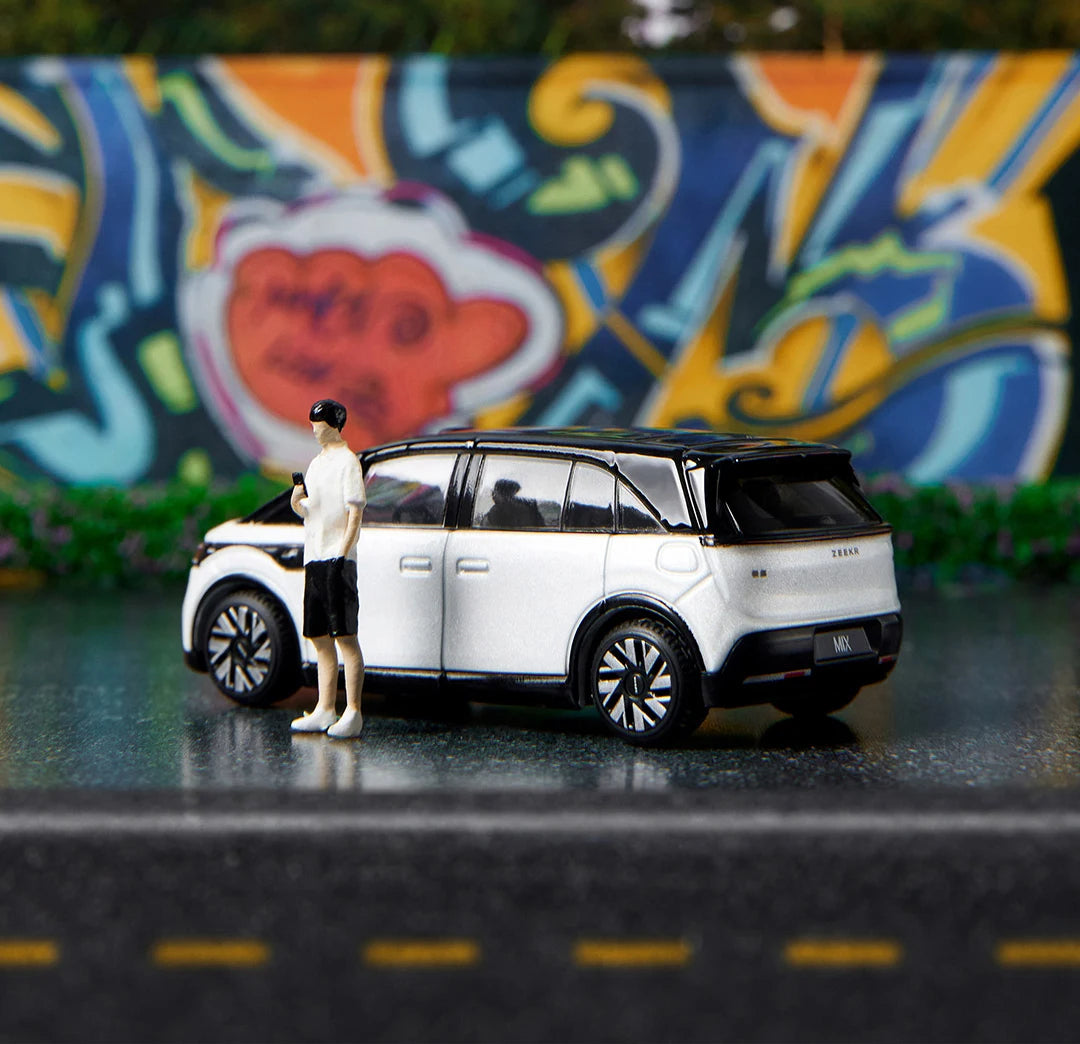 Premium ZEEKR MIX 007 001 1:64 Scale Diecast Model Car - Image 8