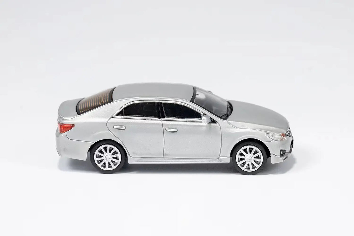G.C.D. Reiz Mark X LHD/RHD modelbil 1:64