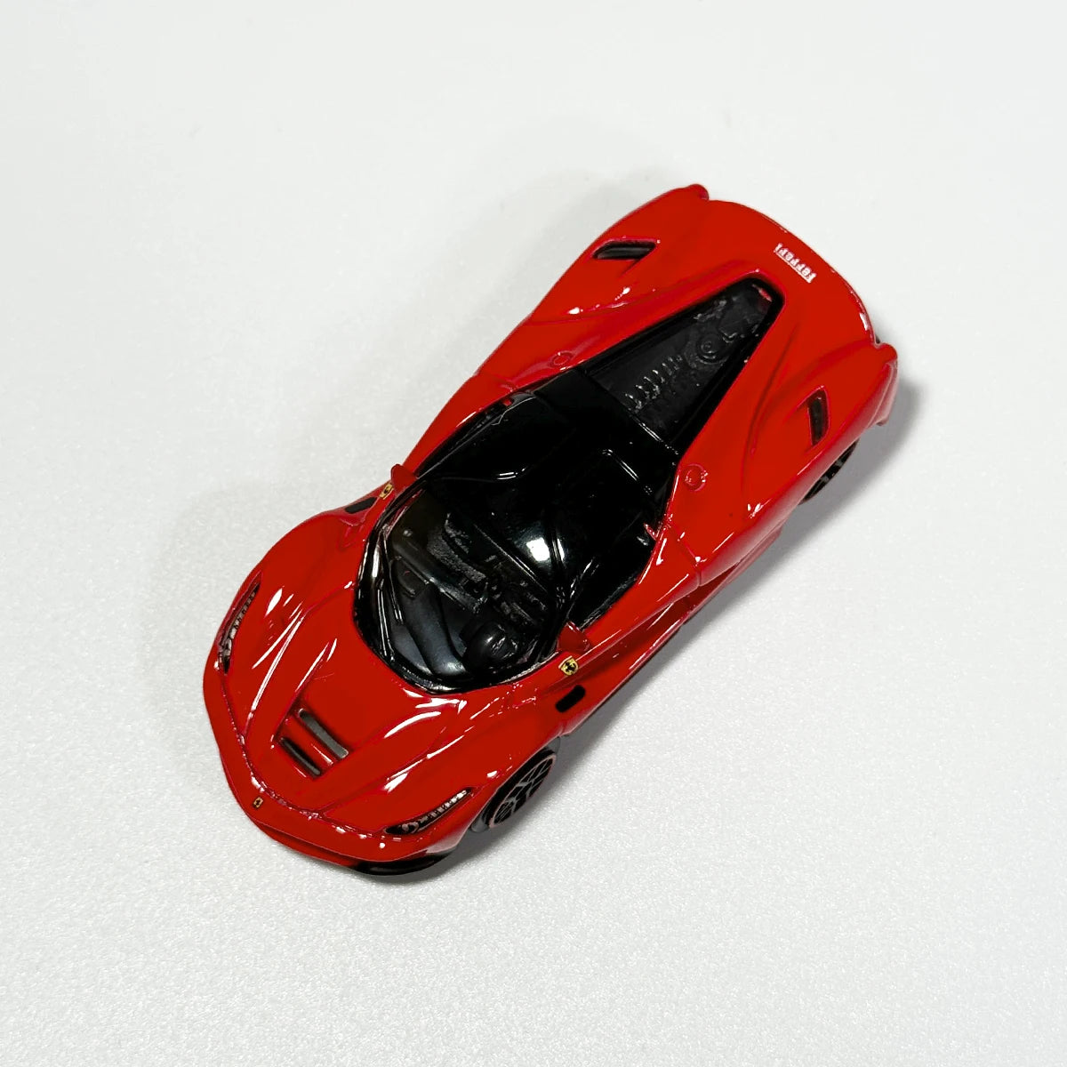 Ferrari Bburago Stock LaFerrari white red 1:64 Scale Diecast Model Car - Detail