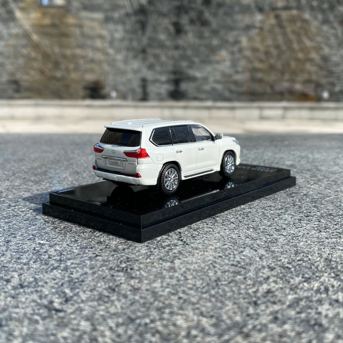 Kyosho Well LX570 1 64 1:64 Diecast