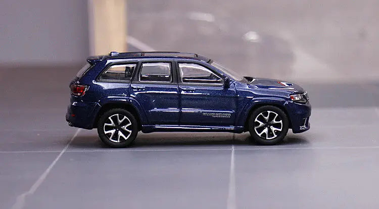 Jeep Grand Cherokee SUV 1:64 Scale Diecast Model Car - Image 12
