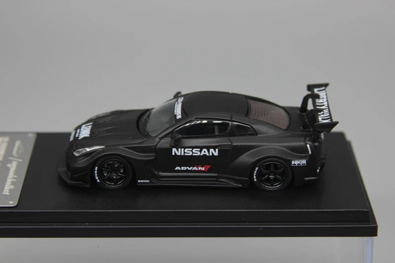 Nissan GT-R Collect R35 35GT-RR LBWK 1:64 Scale Diecast Model Car - Image 14