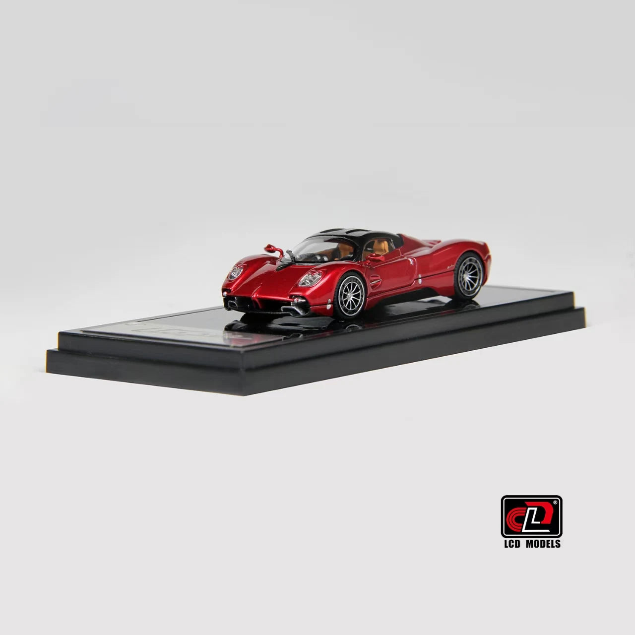 LCD Utopia White Black Red Yellow 1 64 1:64 Diecast