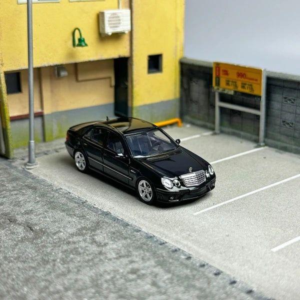 Mk 1 64 E63 W211 Classic Four Eyes 1:64 Diecast