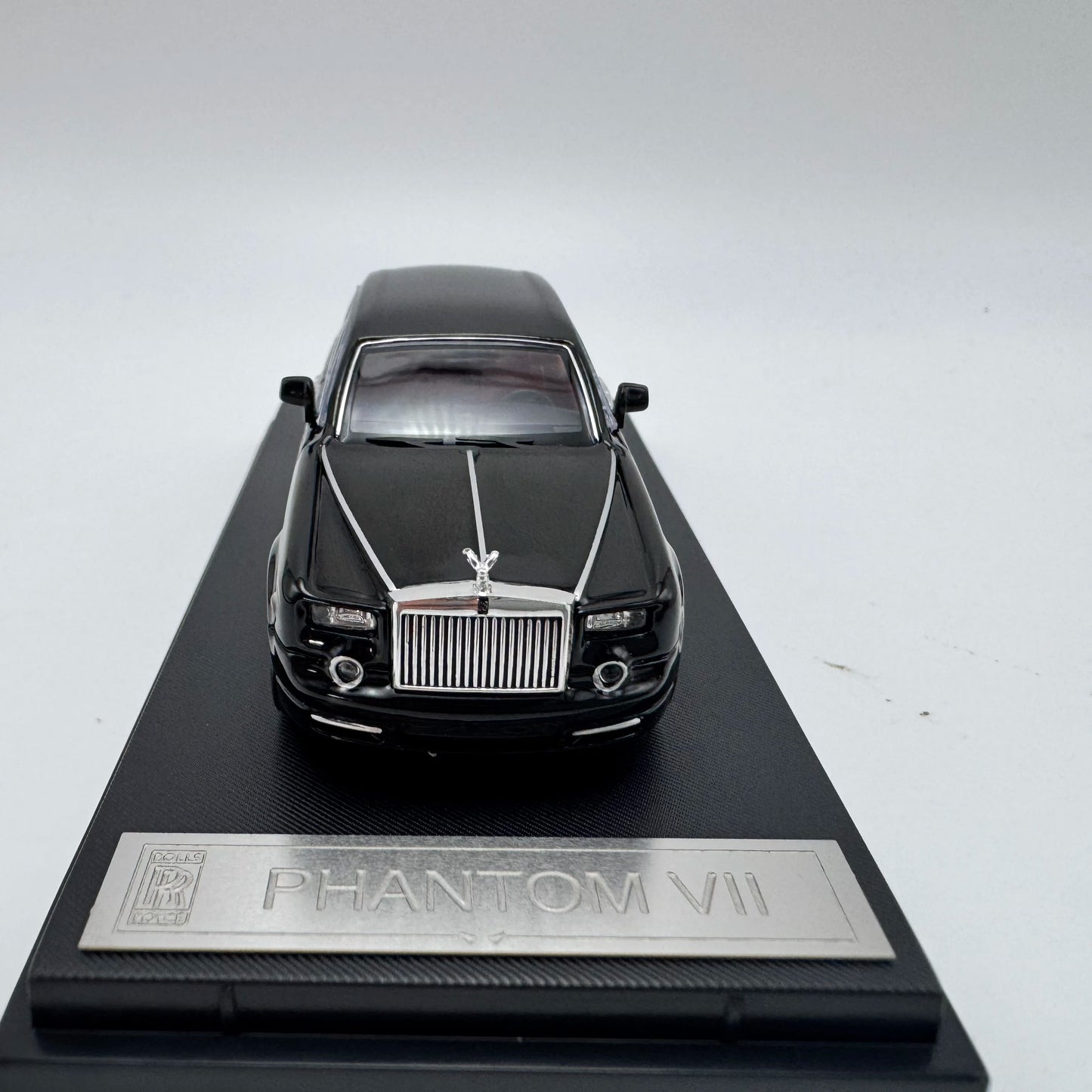 Rolls-Royce SW Phantom VII 1:64 Scale Diecast Model Car - Image 4