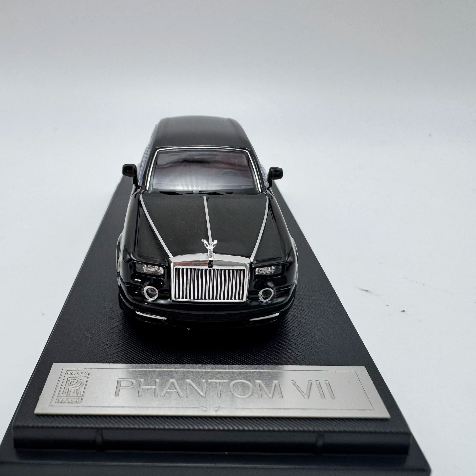 Rolls-Royce SW Phantom VII 1:64 Scale Diecast Model Car - Image 4
