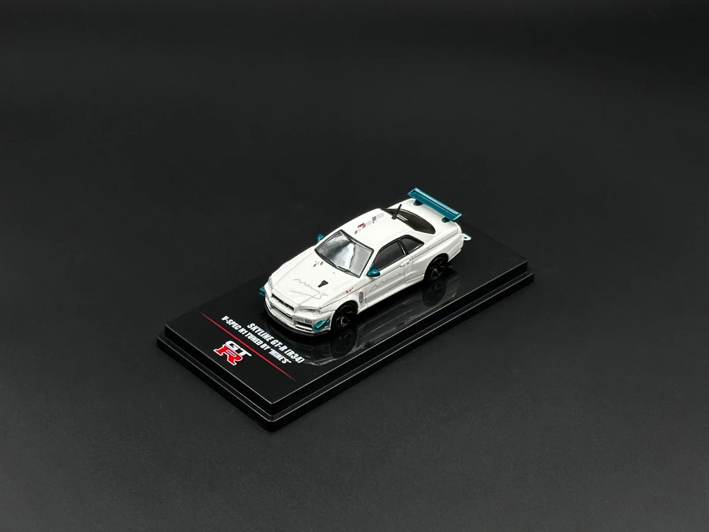 Nissan GT-R INNO Stock Skyline R34 Spec 1:64 Scale Diecast Model Car - Image 7