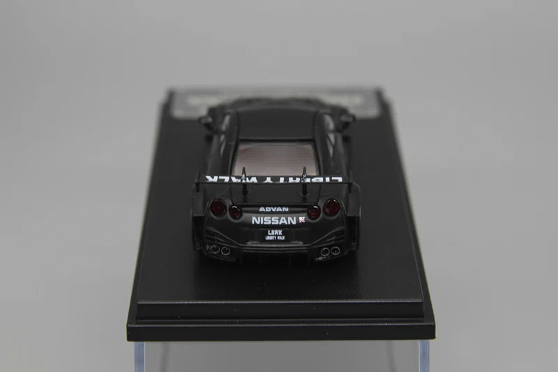 Nissan GT-R Collect R35 35GT-RR LBWK 1:64 Scale Diecast Model Car - Image 16