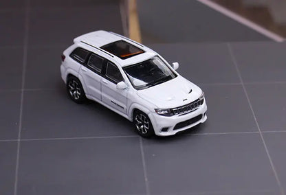 Jeep Grand Cherokee SUV 1:64 Scale Diecast Model Car - Image 15