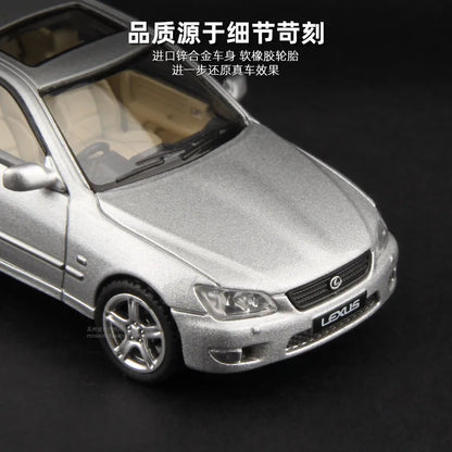 Toyota Crown / Lexus IS300 Masdi 1:64 Scale Diecast Model Car
