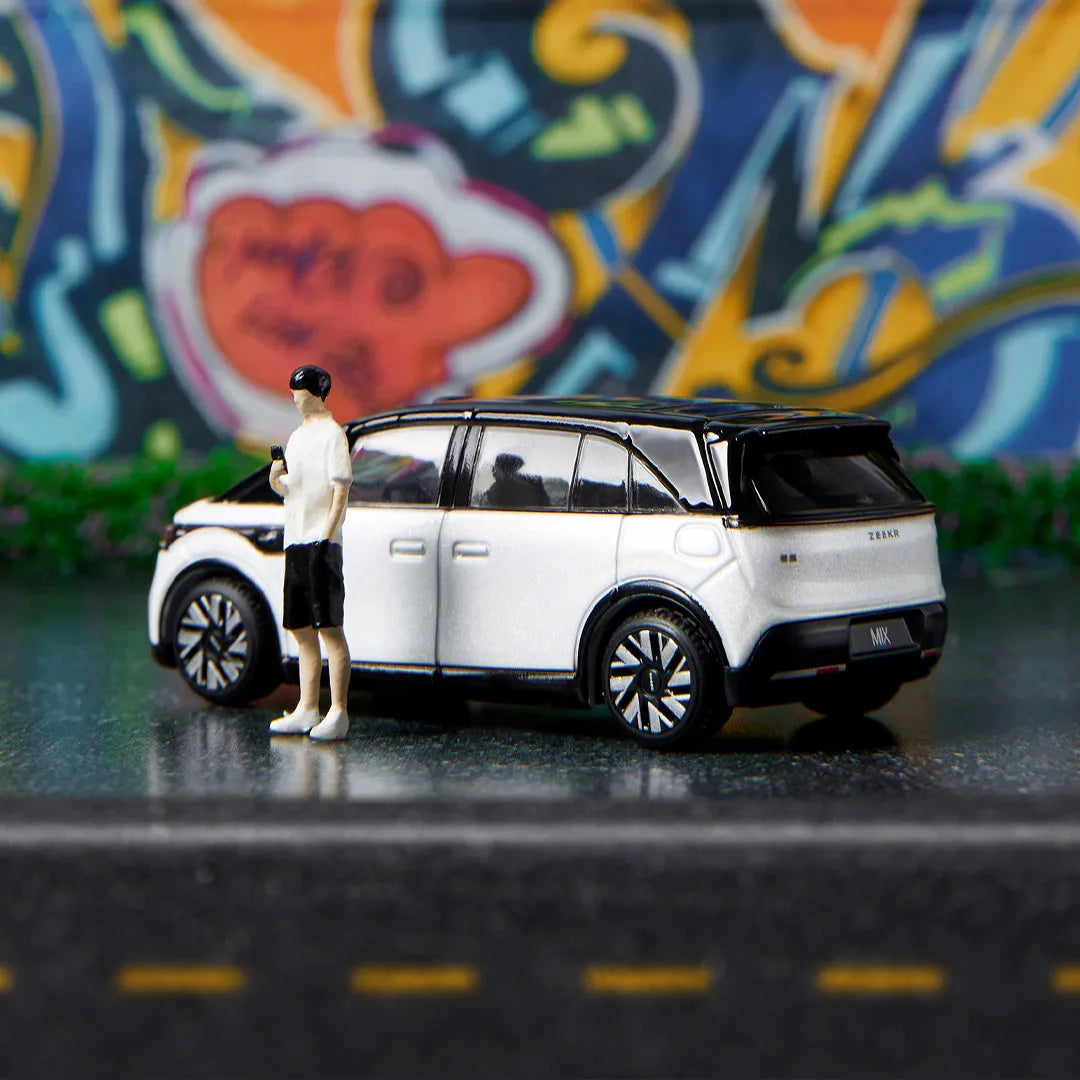 Premium ZEEKR MIX 007 001 1:64 Scale Diecast Model Car - Detail