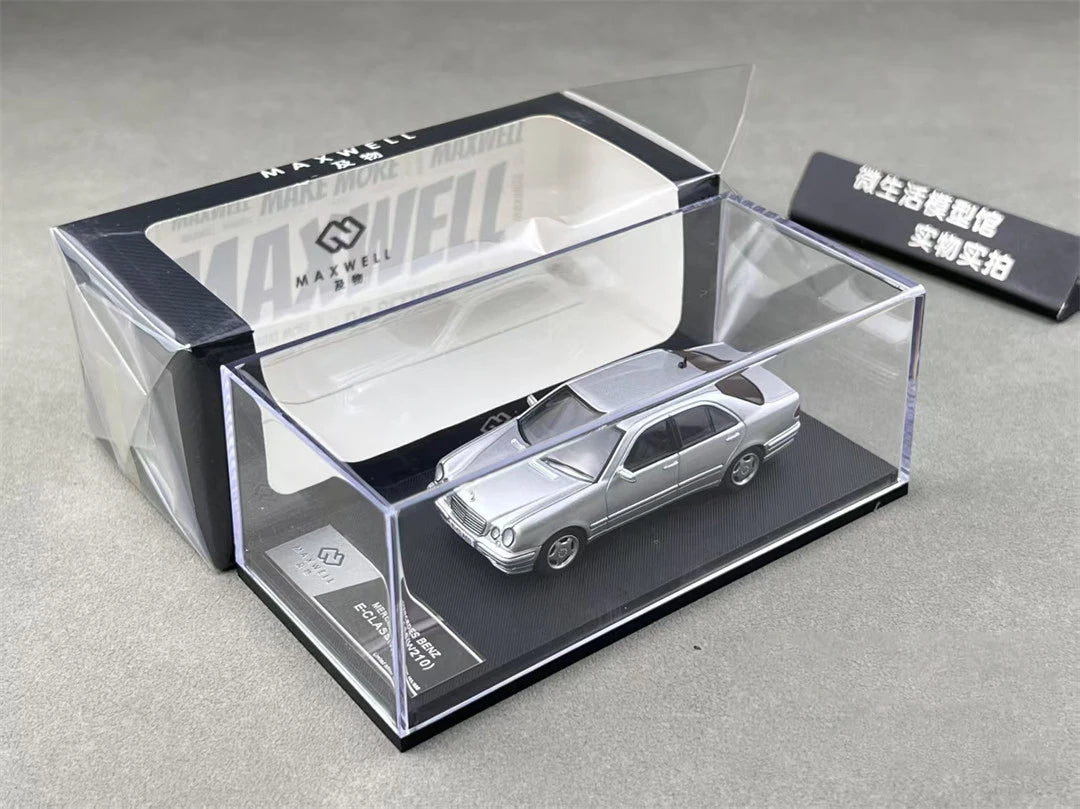 Mercedes-Benz E320 W210 Maxwell 1:64 Diecast