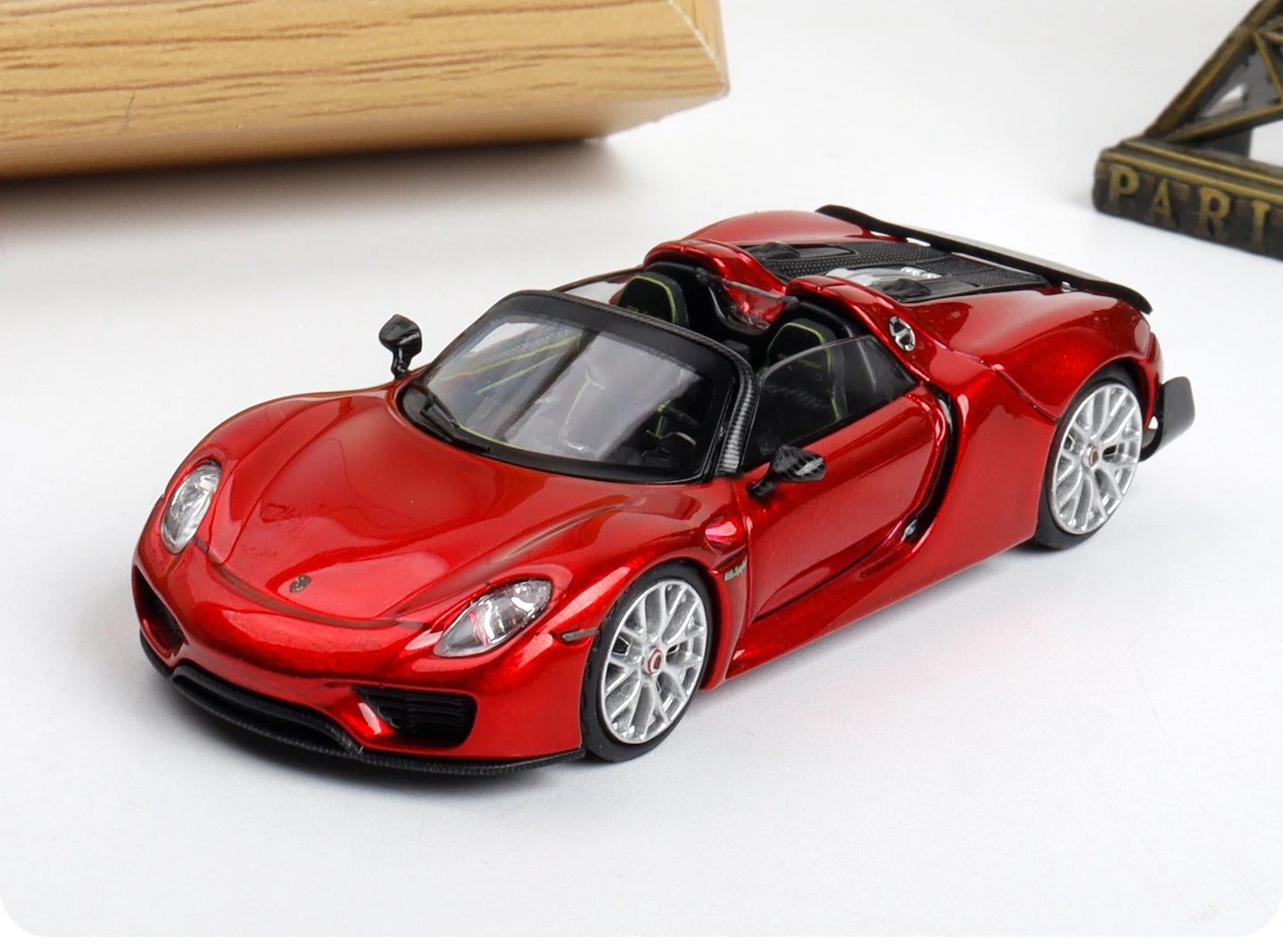 Porsche 918 Spyder LUX 1:64 Diecast