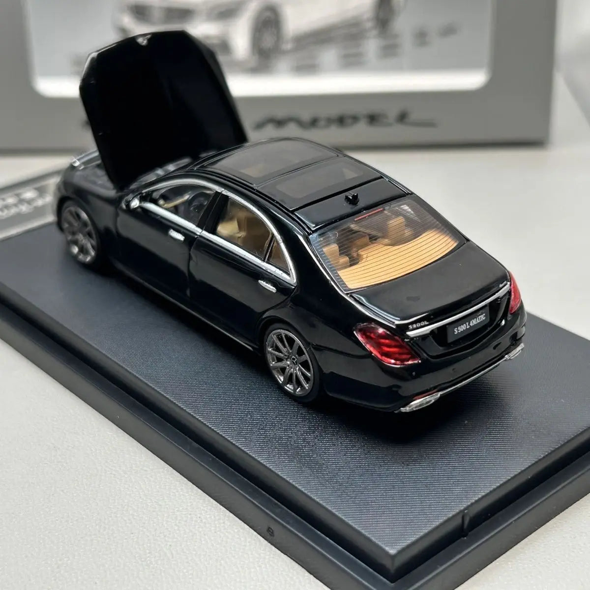 Mercedes-Benz S500L W222 Glory 1:64 Diecast