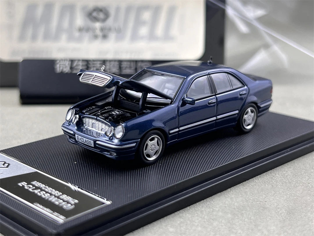 Mercedes-Benz E320 W210 Maxwell 1:64 Diecast