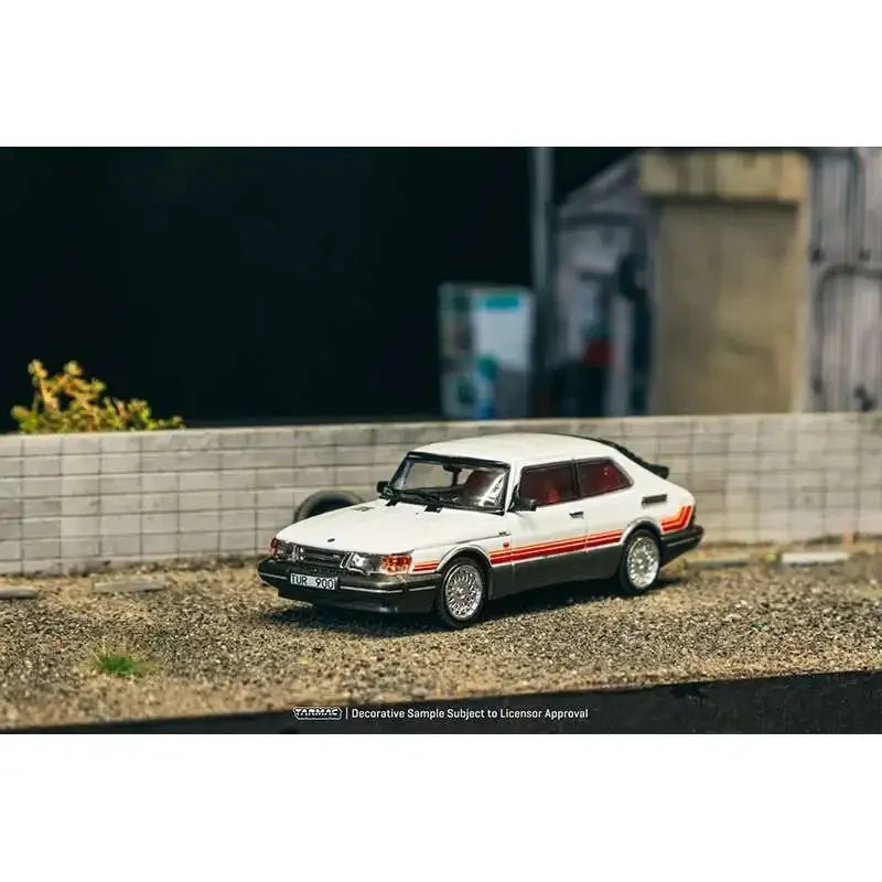Tarmac Works Saab 900 Turbo White 1:64 Diecast