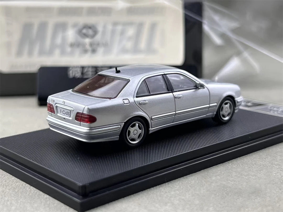 Mercedes-Benz E320 W210 Maxwell 1:64 Diecast