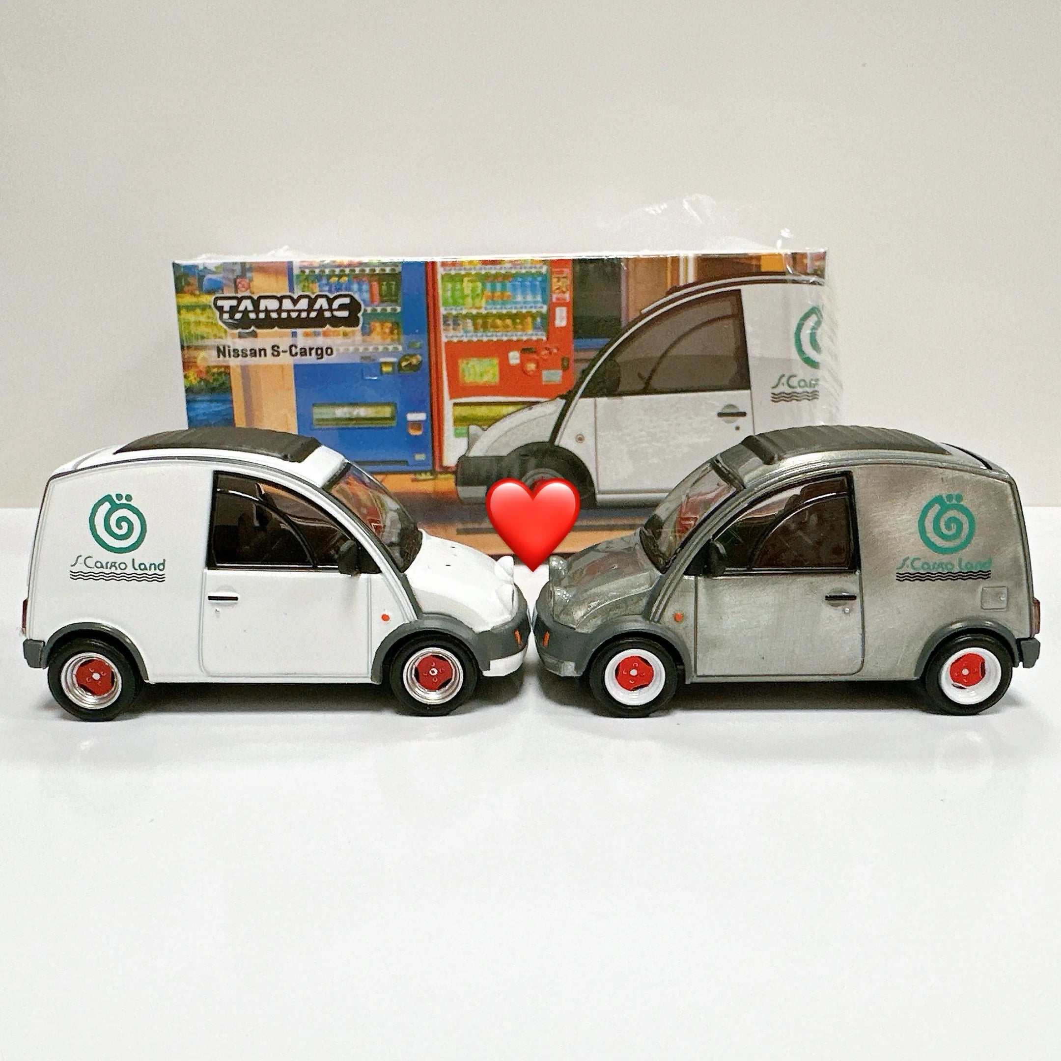 Tarmac Works Nissan S-Cargo White CHASE 1:64 Diecast
