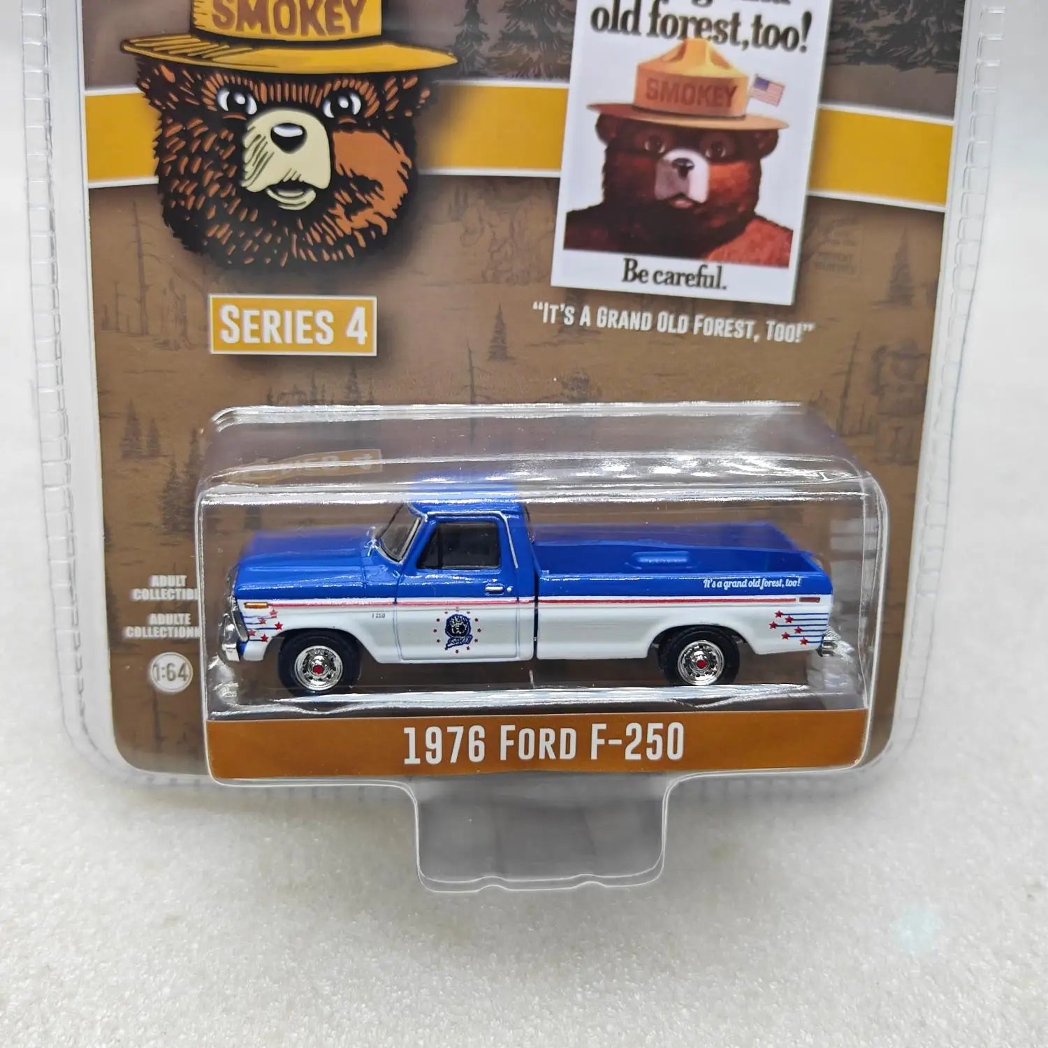 GreenLight Ford Smoked Bear Series 4-1976 F 1:64 Diecast