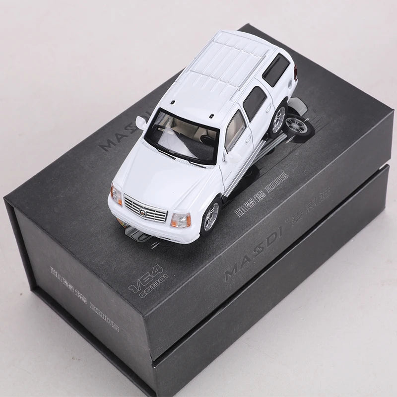 Cadillac 2005 Escalade Masdi 1:64 Diecast