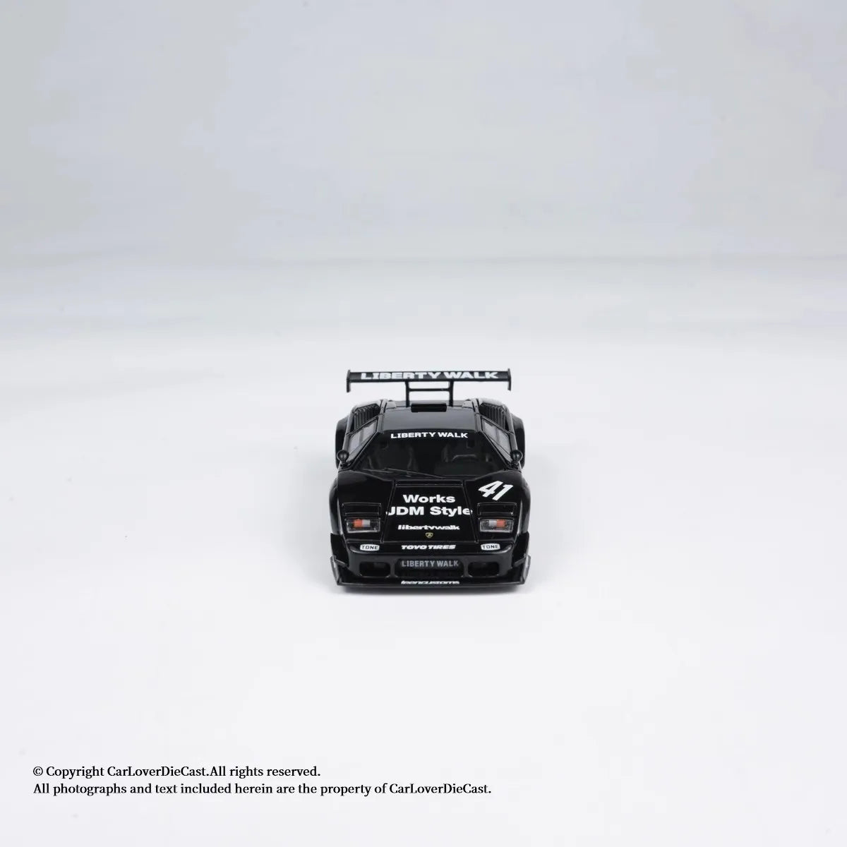 MINI GT Lamborghini Countach LBWK 1:64 Diecast