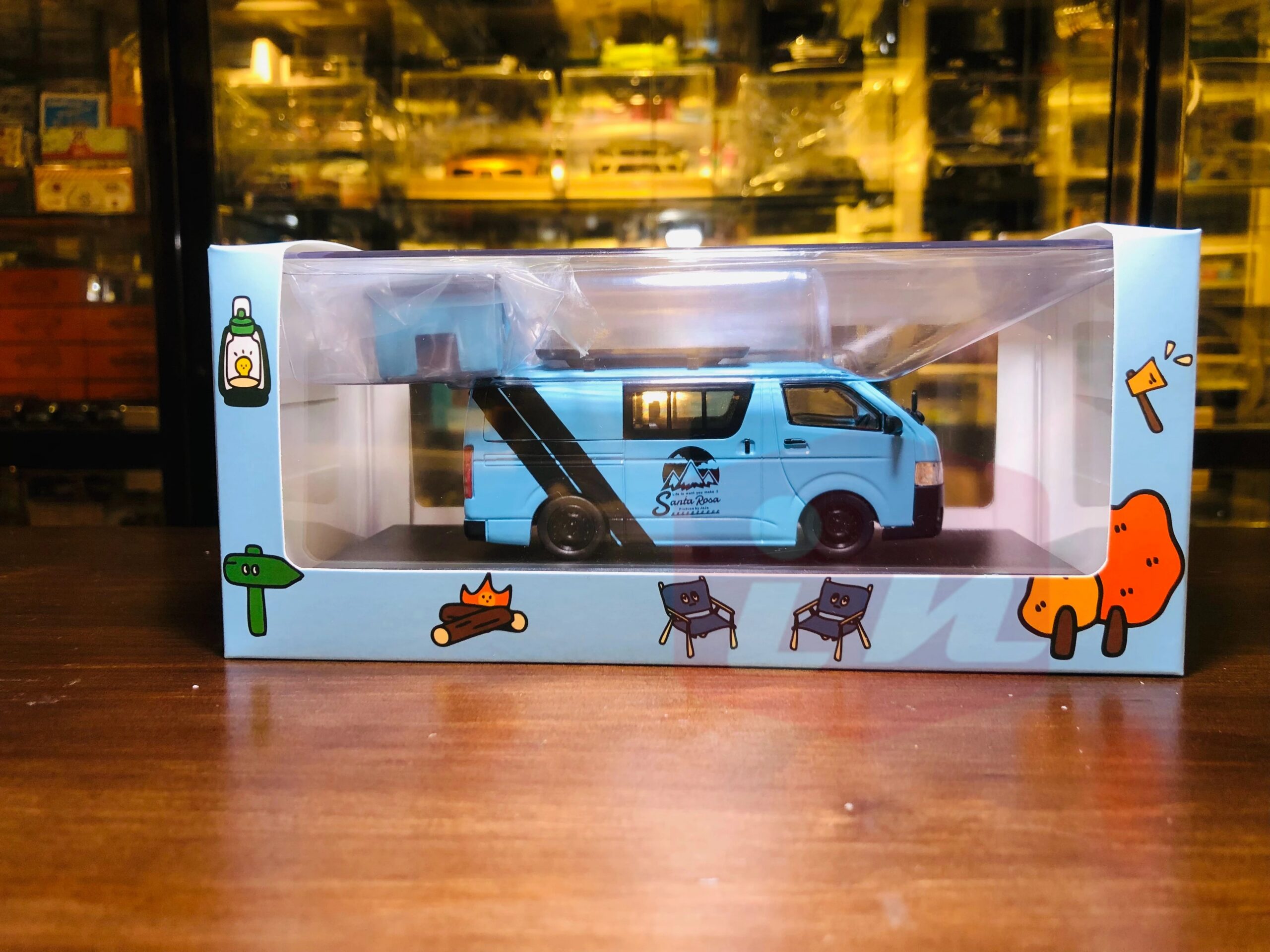 Toyota Hiace Hong Kong Blue 1:43 Diecast Model