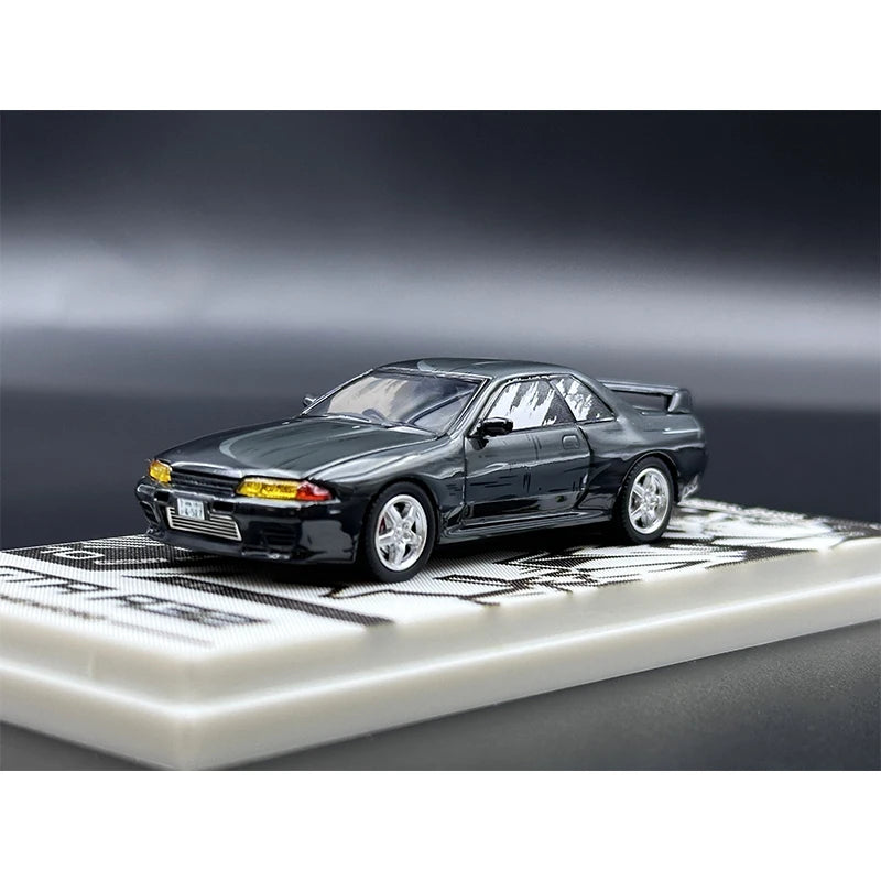 Nissan Skyline GT-R R32 Caricature Time Micro 1:64 Diecast