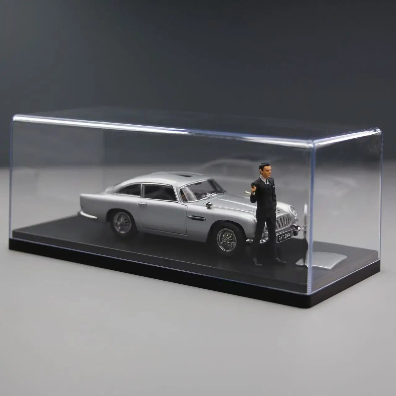 Xiaoguang DB5 with Figure 1 43 1:43 Diecast