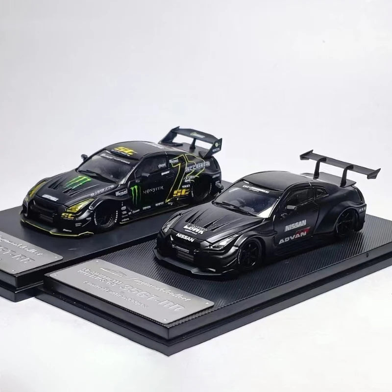 Nissan GT-R R35 35GT-RR LBWK 1:64 Diecast