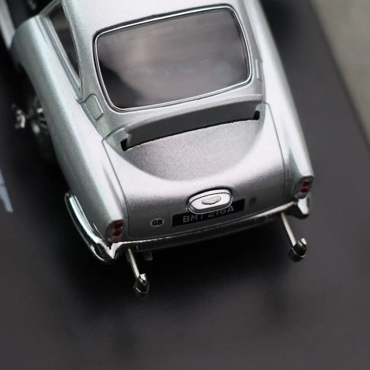 Xiaoguang DB5 with Figure 1 43 1:43 Diecast